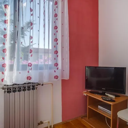Ruzica 2 Apartment *