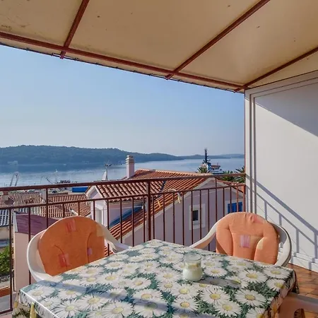 Ruzica 2 Apartment *